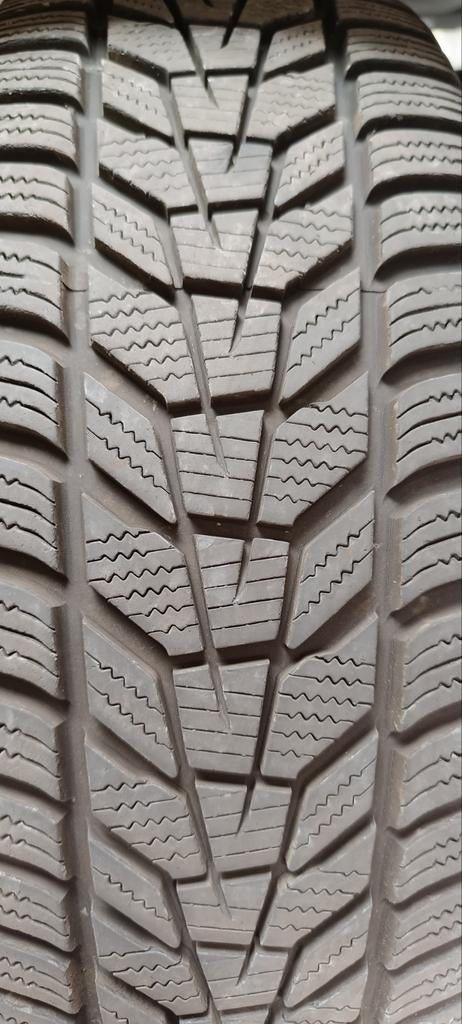 Winterbanden te koop 215/65R17 99V M, Auto-onderdelen, Banden en Velgen, Ophalen, Winterbanden