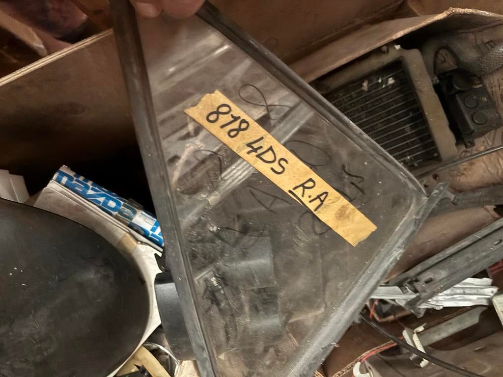 Vitre latérale fixe, porte arrière L/R Mazda 808, Enlèvement ou Envoi, Mazda