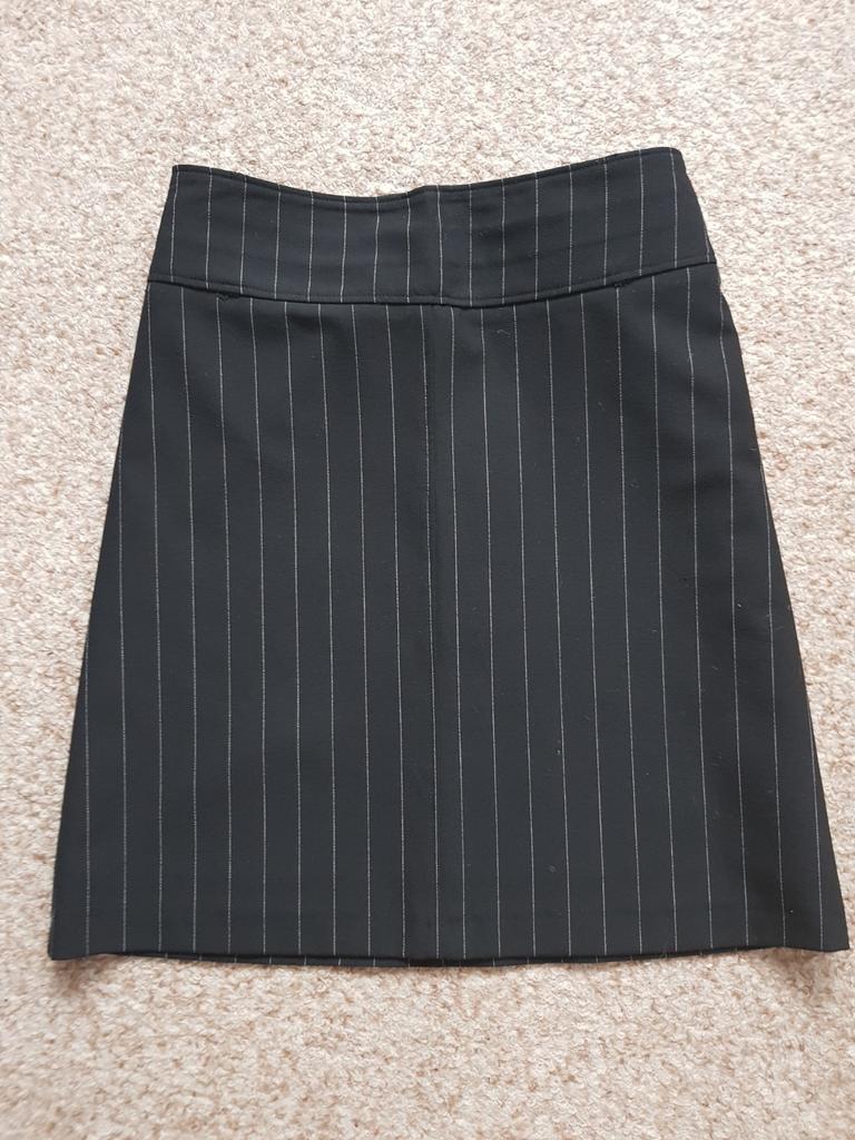 Zwarte rok met wit krijtstreepje WE Fundamentals, Enlèvement ou Envoi, Comme neuf, Taille 34 (XS) ou plus petite, Blanc
