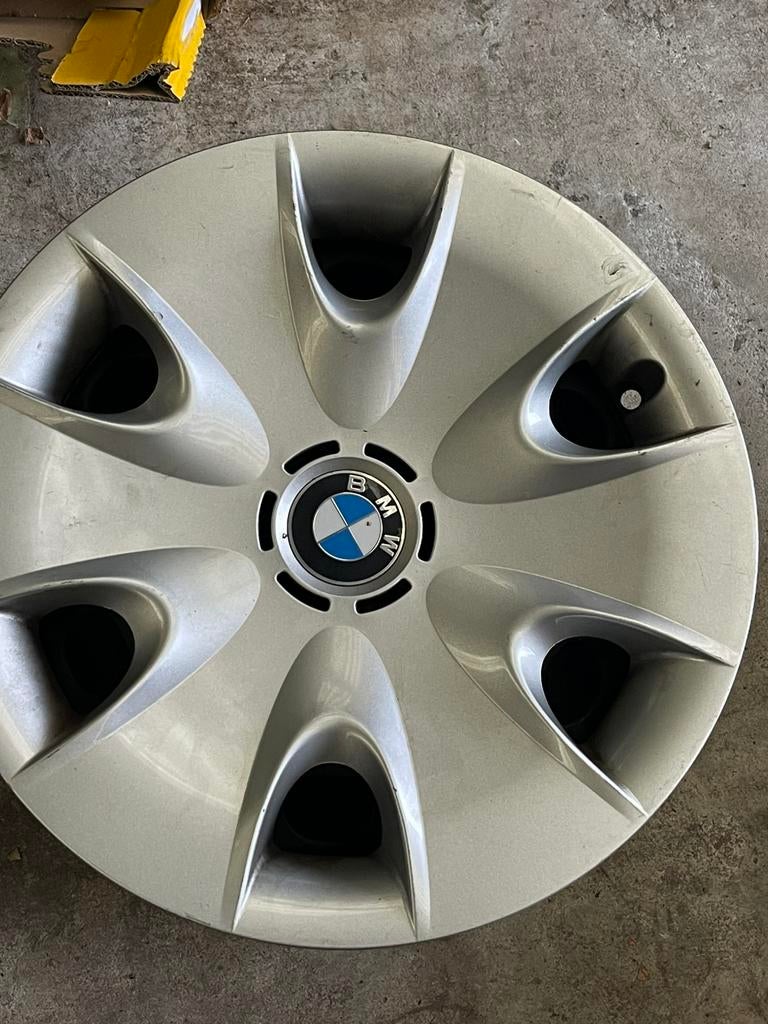 Jantes BMW 16 pouces d'origine avec couvre-roues E81, 16 pouces, Pneus été, Véhicule utilitaire, Enlèvement
