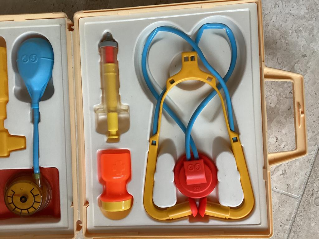 Medical kit, Ophalen, Zo goed als nieuw