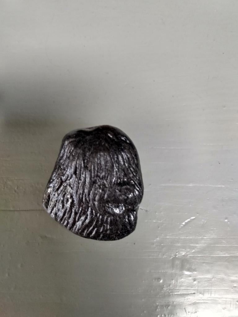 Broche Bouvier Tibetaanse Terriër hond, Ophalen of Verzenden, Zo goed als nieuw, Zwart, Overige materialen