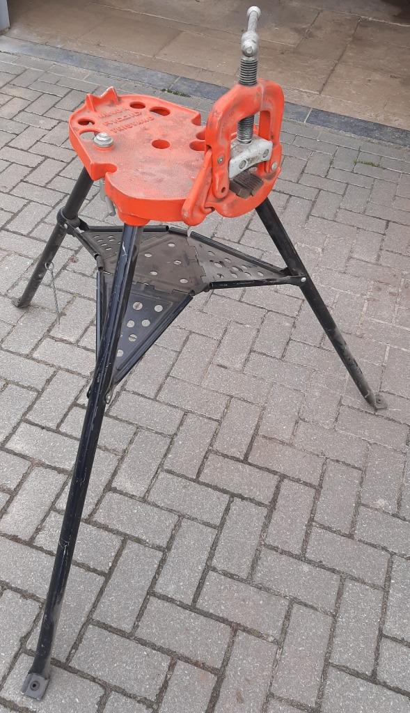 Ridgid tristand 40A, Ophalen, Zo goed als nieuw, 70 tot 120 cm, Bankschroef