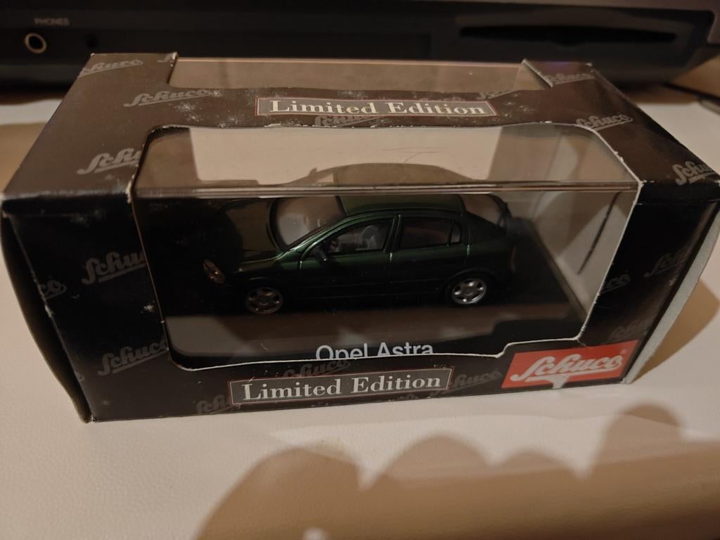 Opel Astra G Schuco 1/43 recherchée, Enlèvement ou Envoi, Schuco