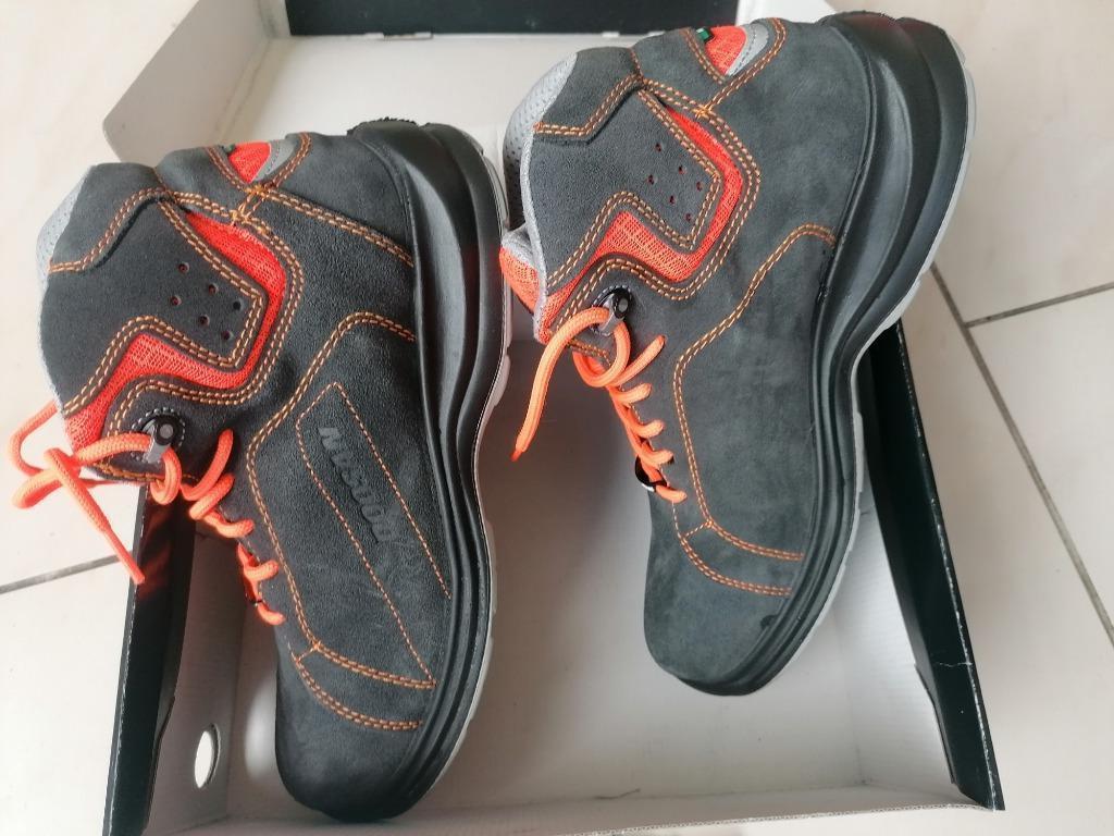 Chaussures de sécurité Giasco (ITalie) taille 44, Enlèvement ou Envoi, Comme neuf