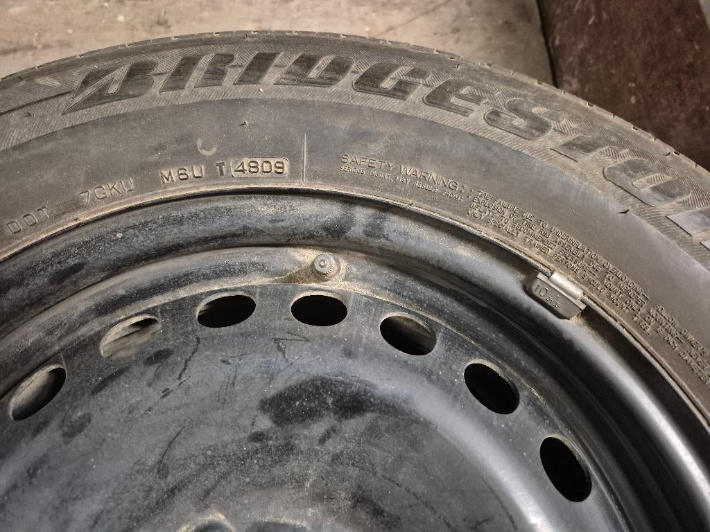 Nieuw reservewiel FORD KUGA  met stalen velg 235/60 R 16, Ophalen, 16 inch, Banden en Velgen, Nieuw
