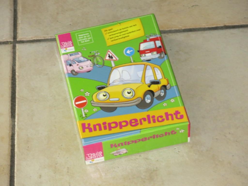 Educatief spel Thuisbasis Knipperlicht, 8+, Ophalen of Verzenden, Zo goed als nieuw, Ontdekken