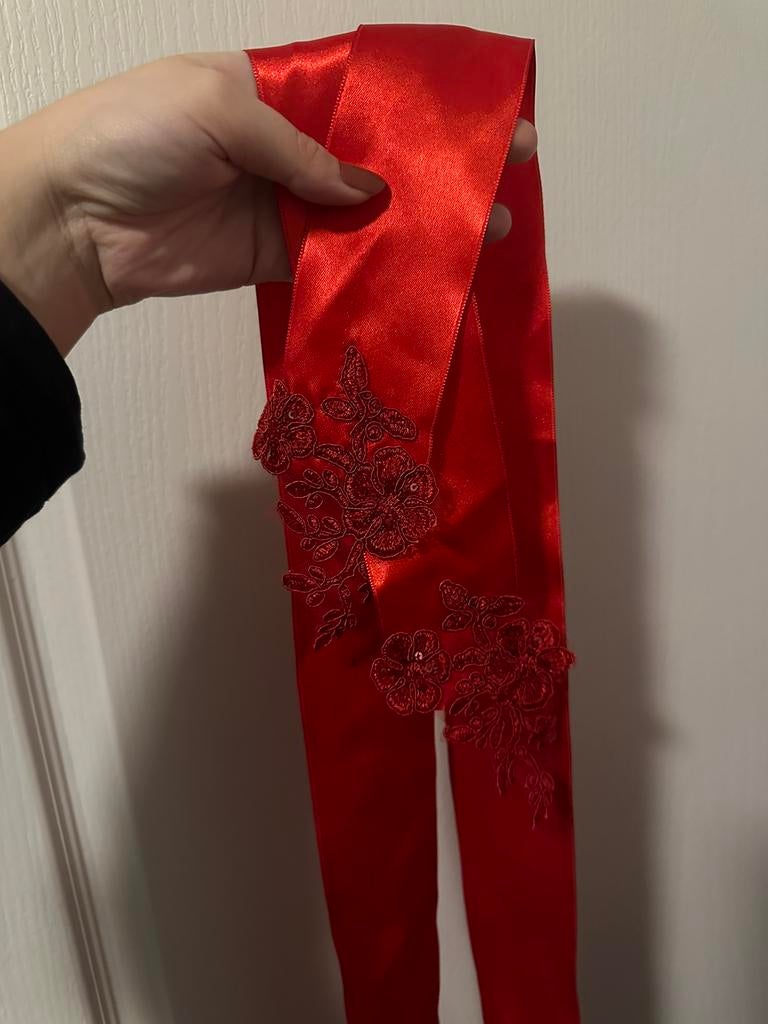 Bruidssluier en riem, Ophalen of Verzenden, Gedragen, Rood, Overige typen