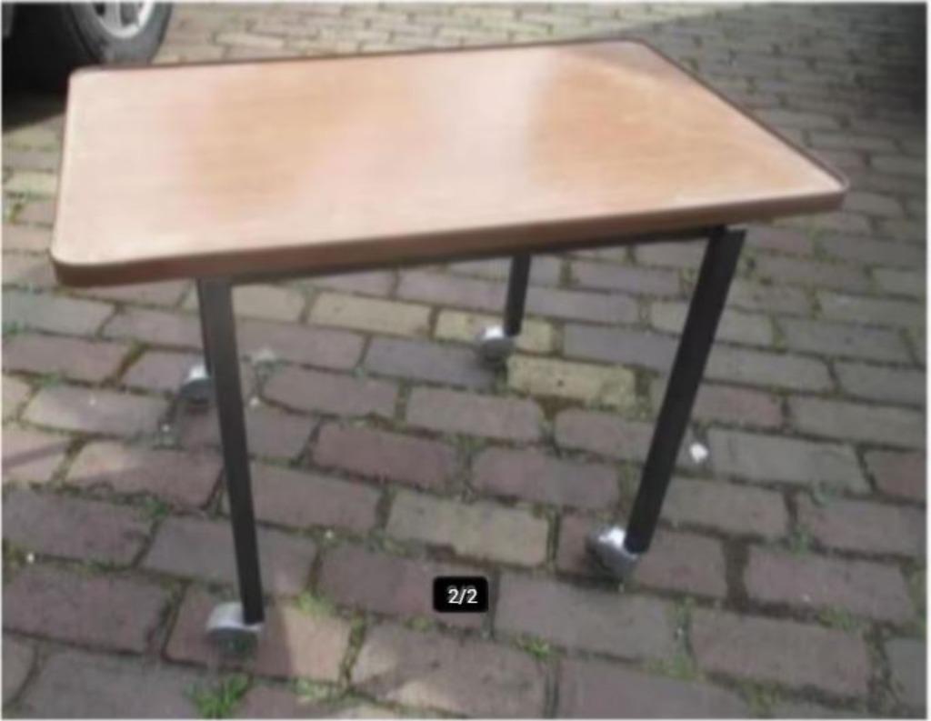 Leuke Retro Bijzettafel / Serveertafel op Wieltjes 64x40x49, Verzamelen, Ophalen, Huis en Inrichting
