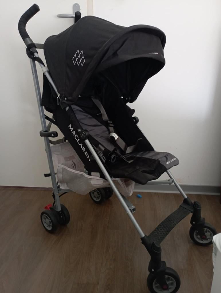 Poussette canne Maclaren Triumph – Noir/Charbon, Kinderen en Baby's, Kinderwagens en Combinaties, Zo goed als nieuw, Kinderwagen