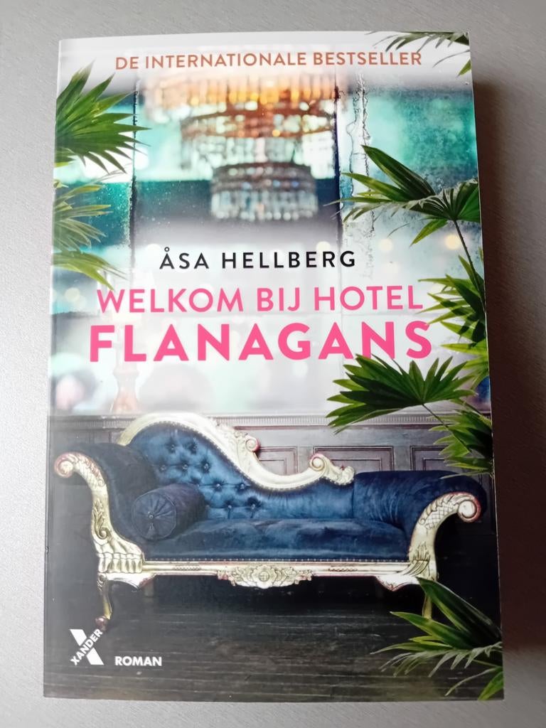 Åsa Hellberg - Welkom bij Hotel Flanagans, Ophalen of Verzenden, Zo goed als nieuw, Åsa Hellberg