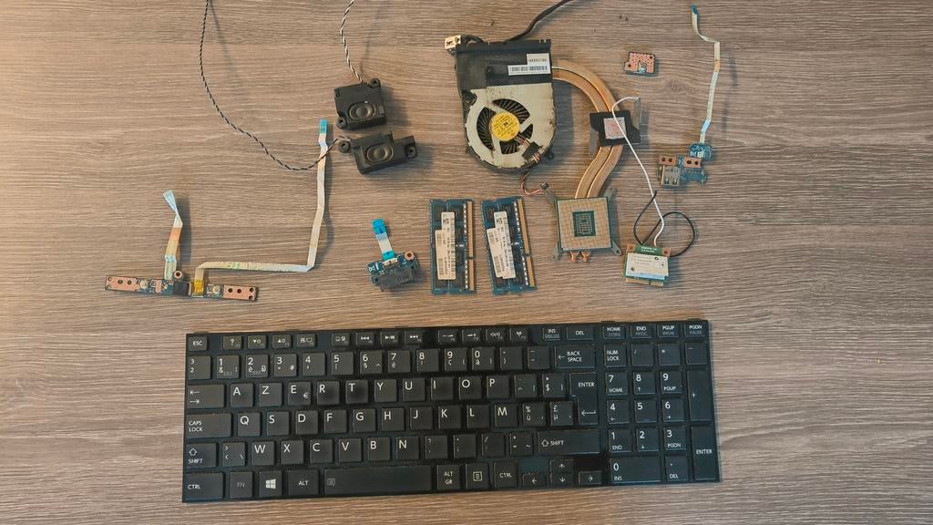 Pièces de rechange Toshiba Satellite L870-19L, Enlèvement ou Envoi
