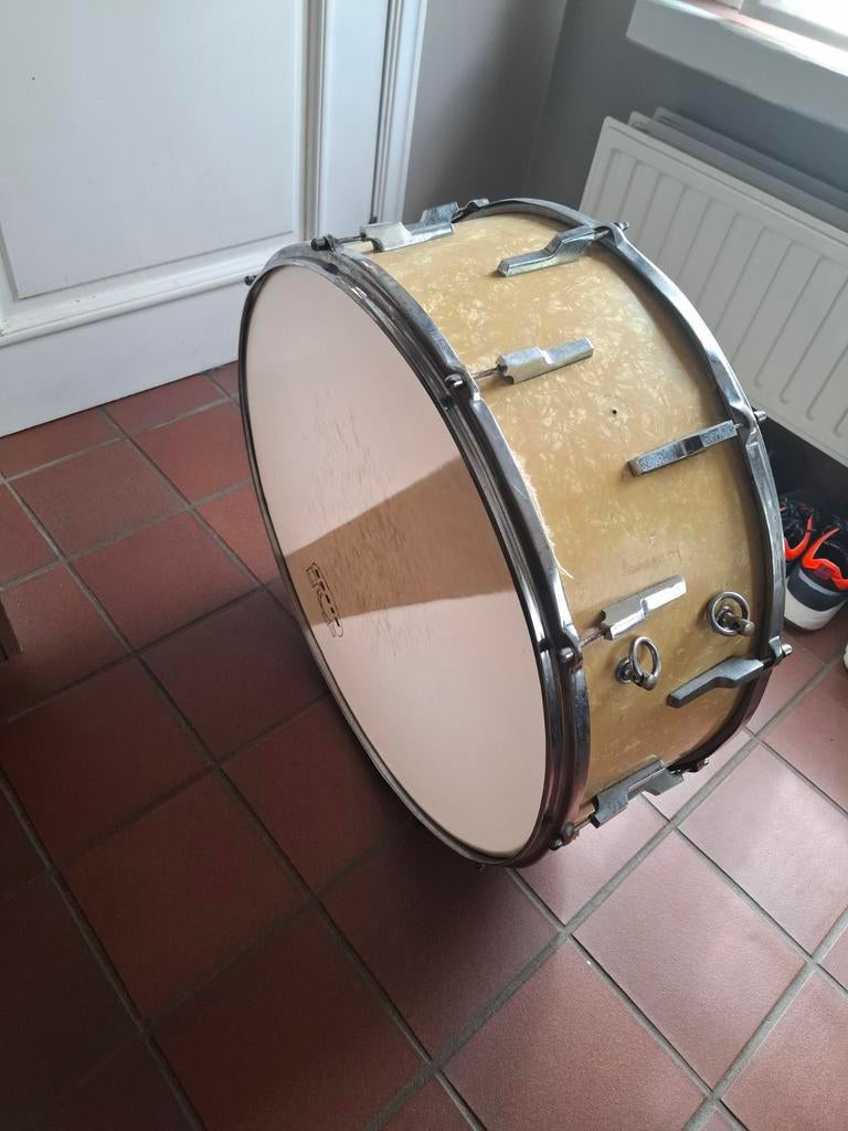 Tambour de 24 pouces avec harnais ou grosse caisse supplémen, Enlèvement, Utilisé