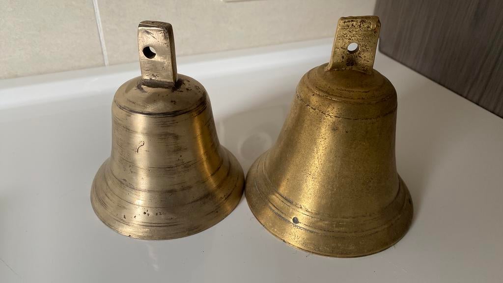 2 klokjes met slinger / clochettes avec grelot, Enlèvement ou Envoi