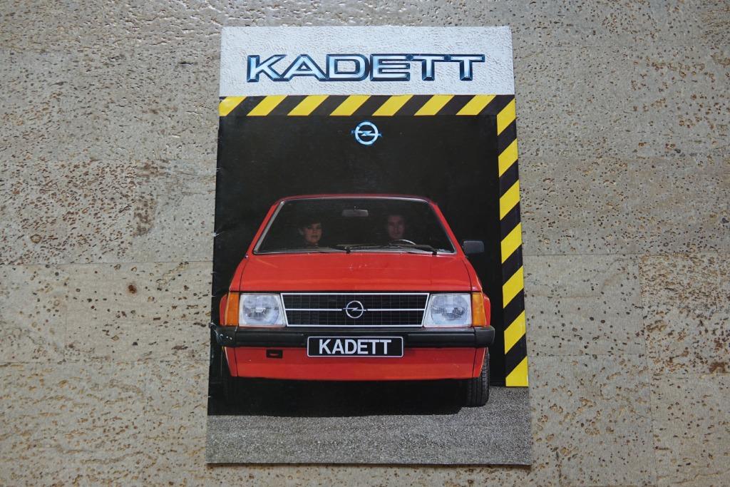 Prospectus Kadett folder nr 84-002, Boeken, Auto's | Folders en Tijdschriften, Ophalen of Verzenden, Zo goed als nieuw, Opel