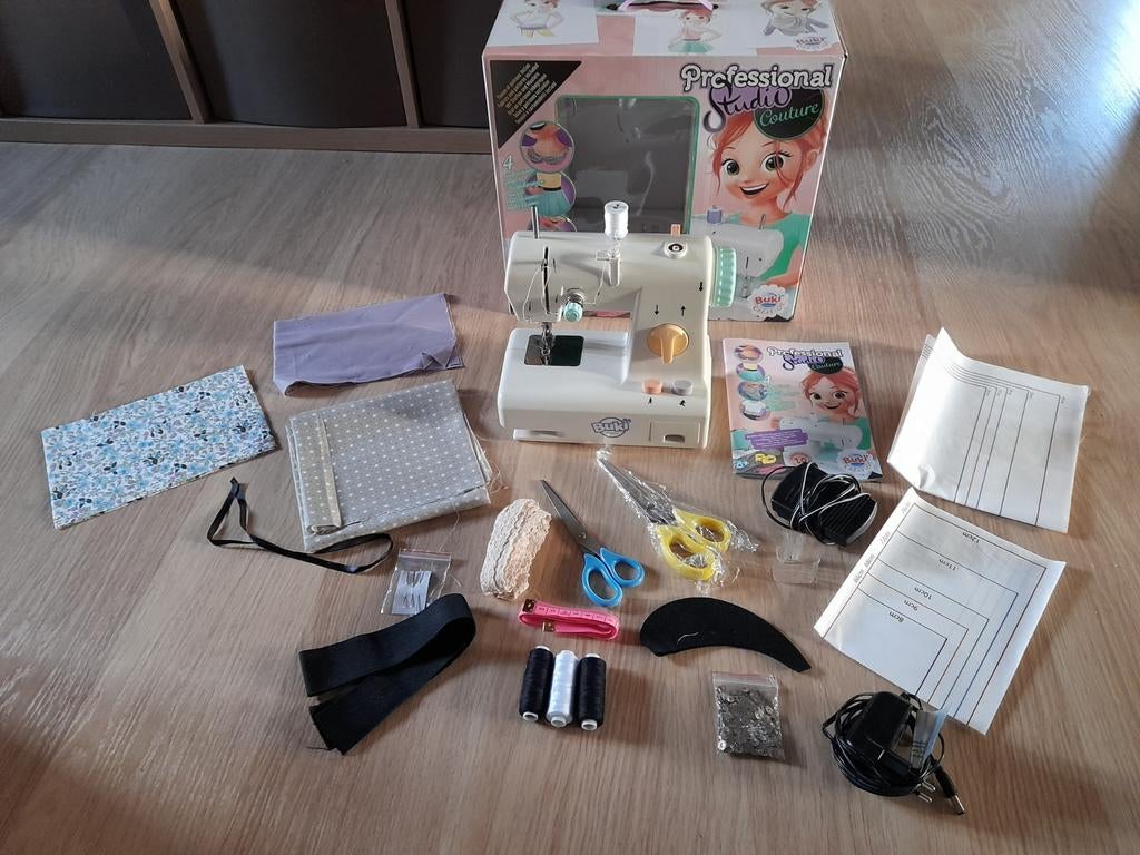 Professionele naaistudio Buki, Ophalen of Verzenden, Zo goed als nieuw, Knutselen, Met licht