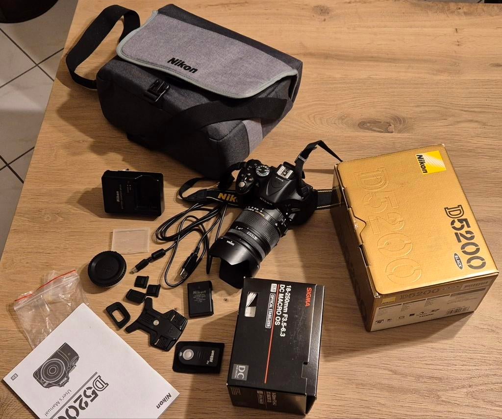 nikon D5200 + sigma 18-250 F3.5-6.3 DC Macro OS Als Nieuw, Audio, Tv en Foto, Ophalen, Zo goed als nieuw, Nikon
