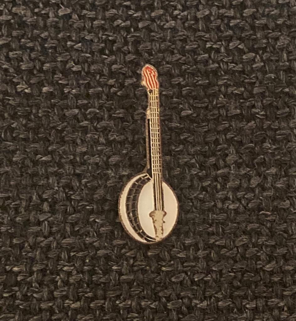 PIN - GITAAR - GUITARE - SITAR - BANJO, Envoi, Utilisé, Autres sujets/thèmes, Insigne ou Pin's