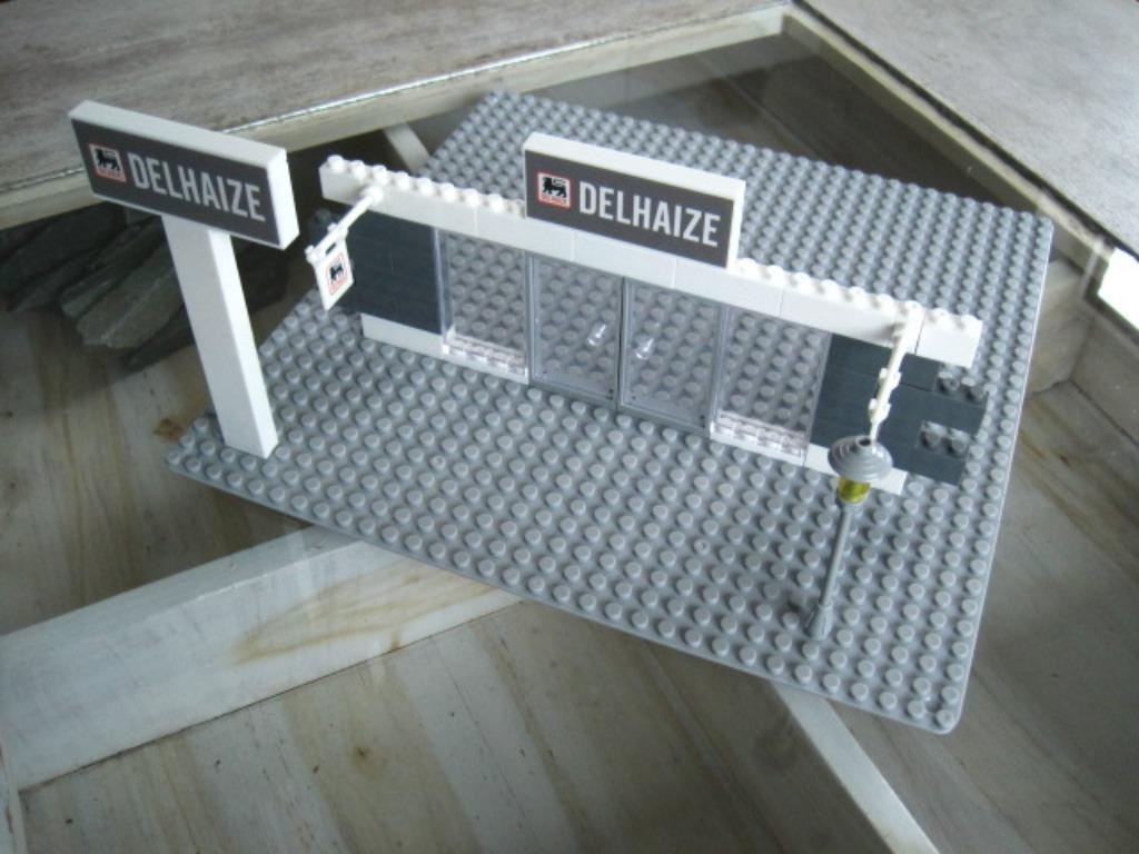 Lego Entrée Delhaize comme neuf, sans boîte, Enlèvement ou Envoi, Comme neuf, Ensemble complet, Lego