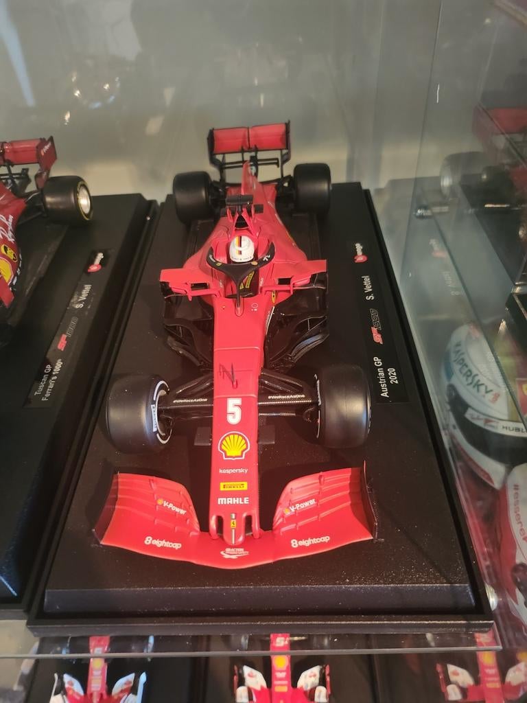 Burago F1 1/18 Seb Vettel x6, Ophalen of Verzenden