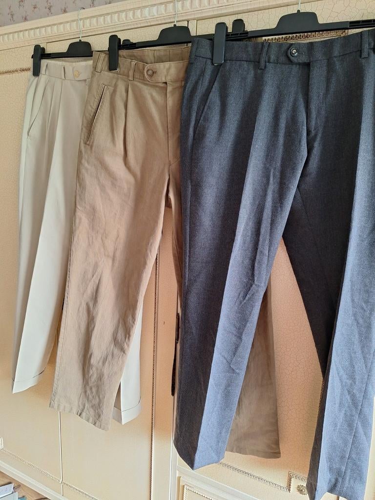 3 pantalons beige,1 taille 44 et 2 taille 52 canda ,Westbury, Enlèvement, Comme neuf, Autres tailles