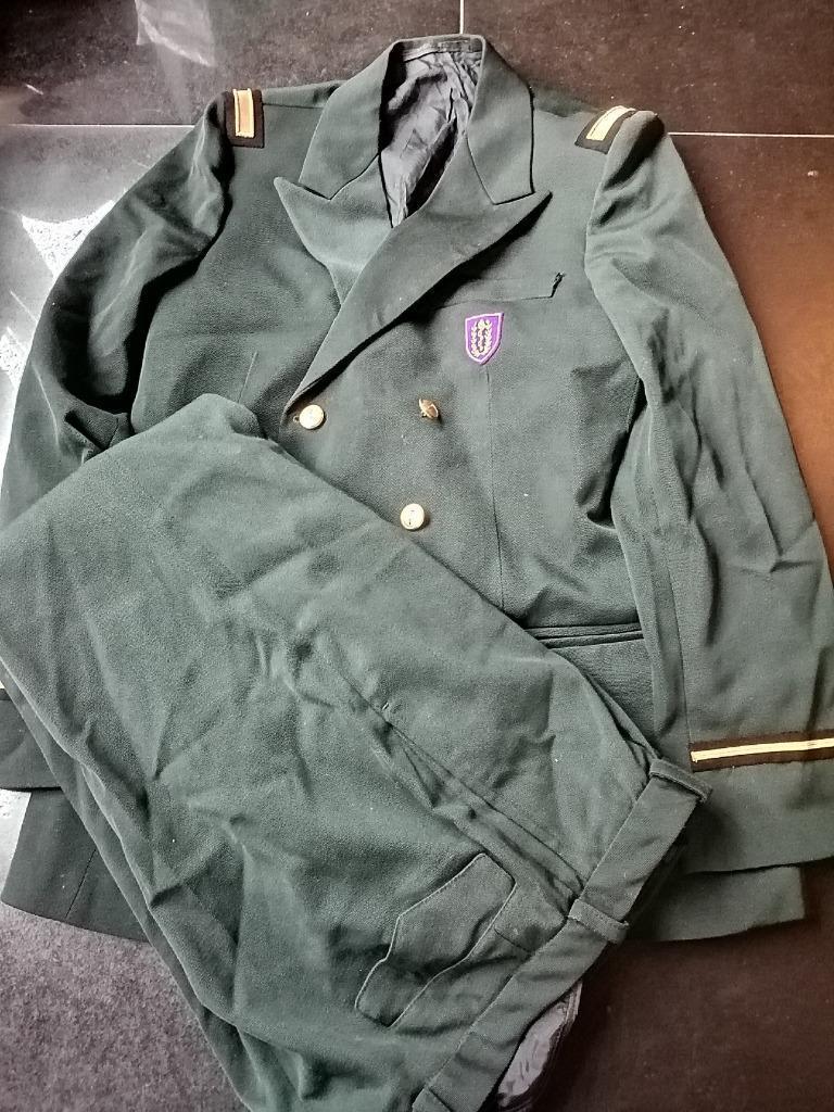 BELGIQUE - ABL - UNIFORME OFFICIER DENTISTE, Collections, Enlèvement ou Envoi, Armée de terre, Vêtements ou Chaussures