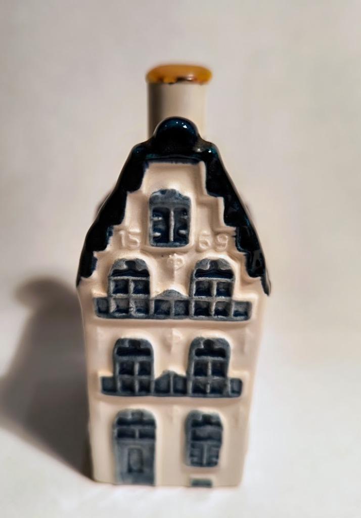 Huisje nr 18, Raapenburg 31 in Leiden, Ophalen