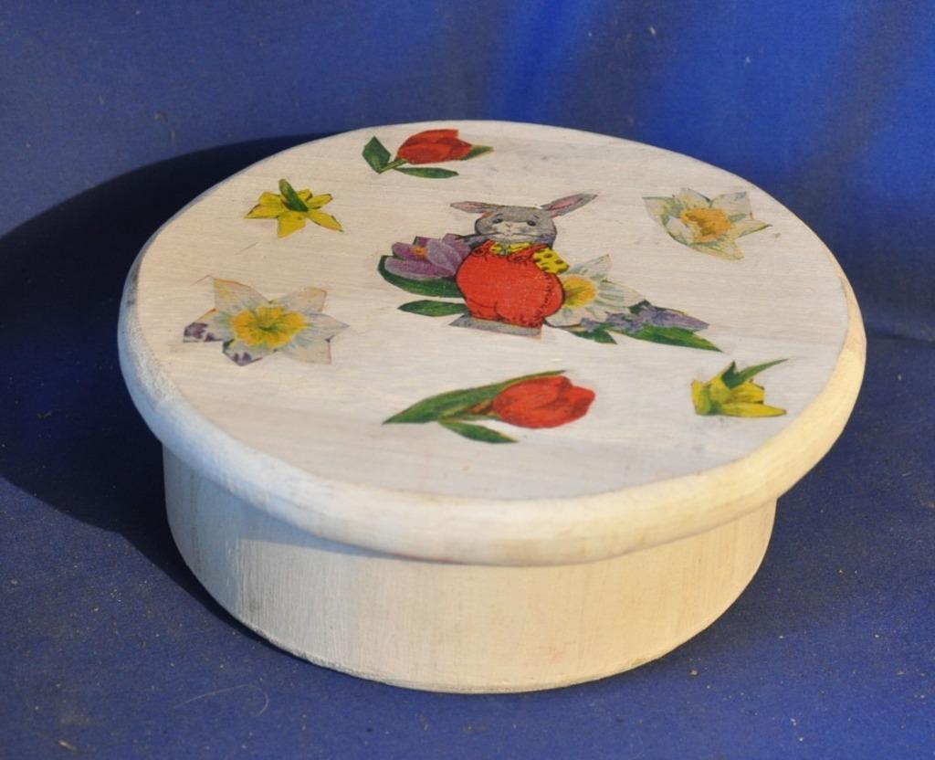 boite en bois decor de pâques, Antiquités & Art, Enlèvement ou Envoi