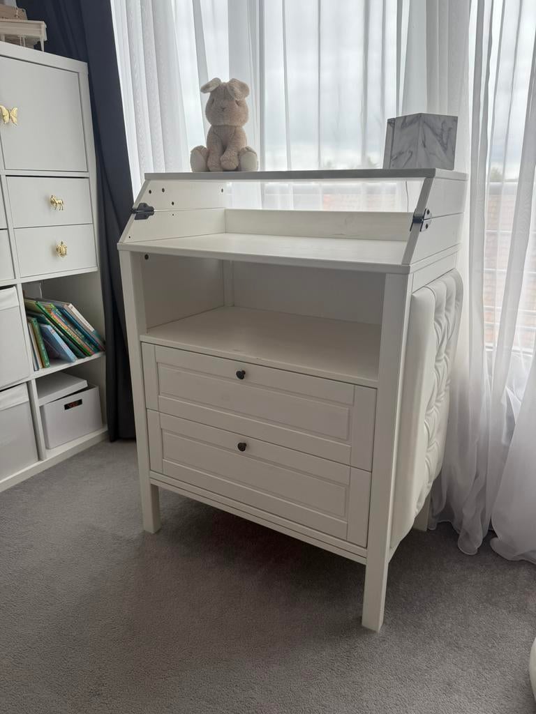 Table Refresh avec lit bébé assorti, Enfants & Bébés, Chambre d'enfant | Commodes & Armoires, Enlèvement, Utilisé