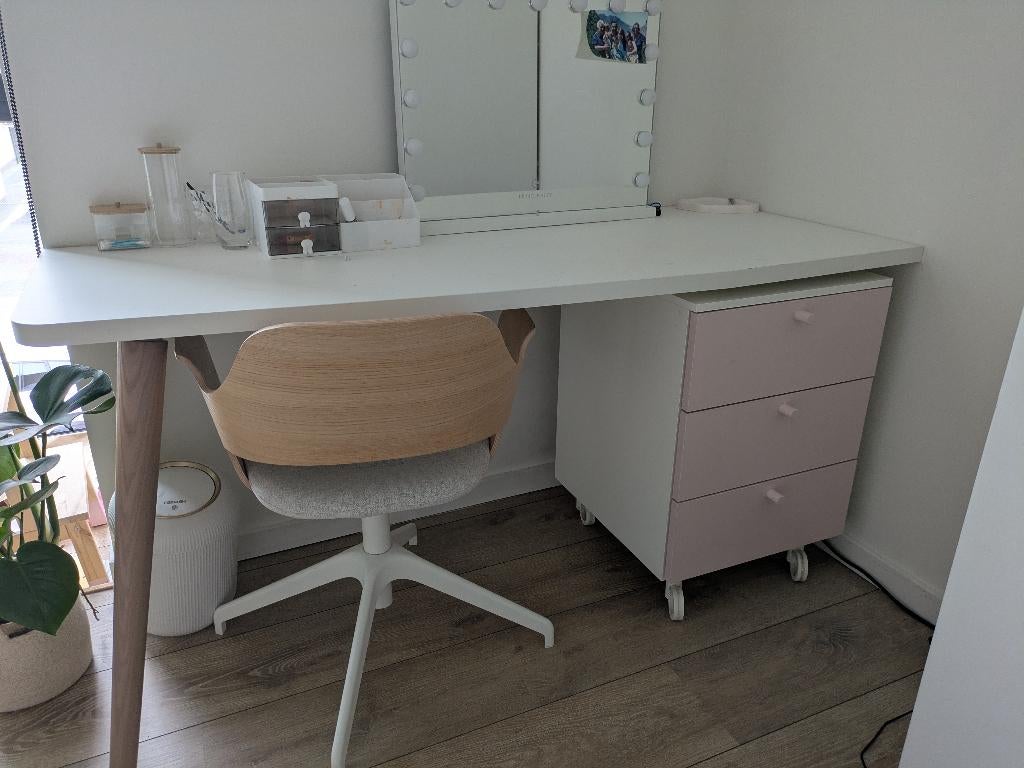 Bureau met ladekast, Ophalen, Gebruikt