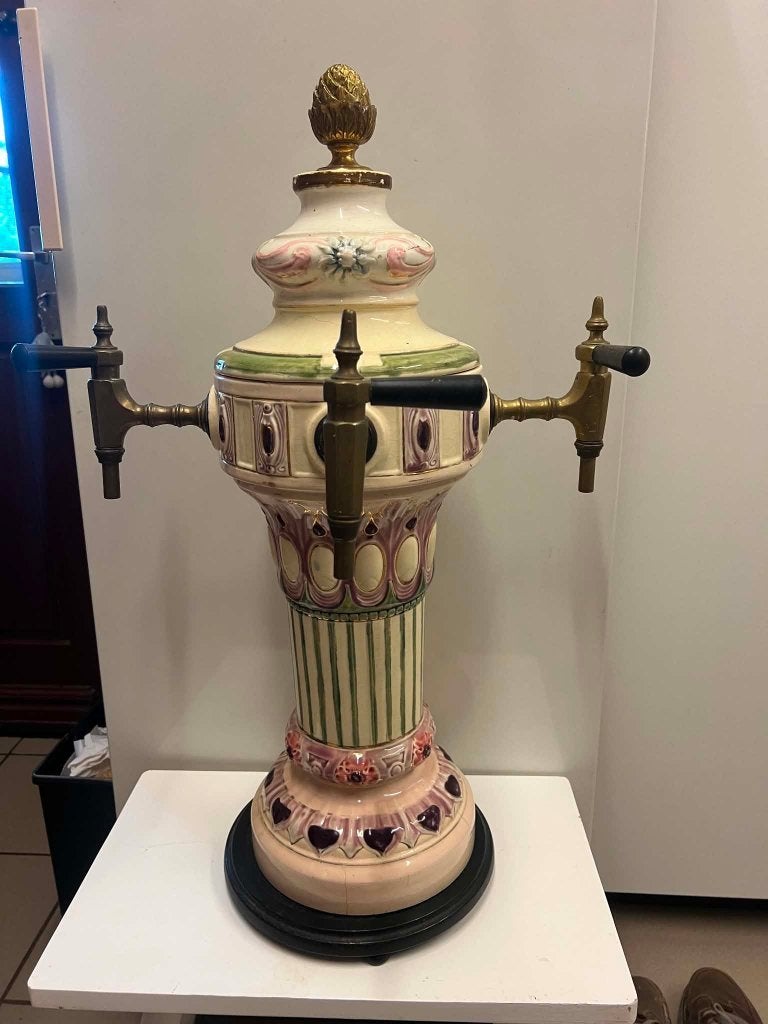 biertap tapkraan porselein +- 1900., Enlèvement
