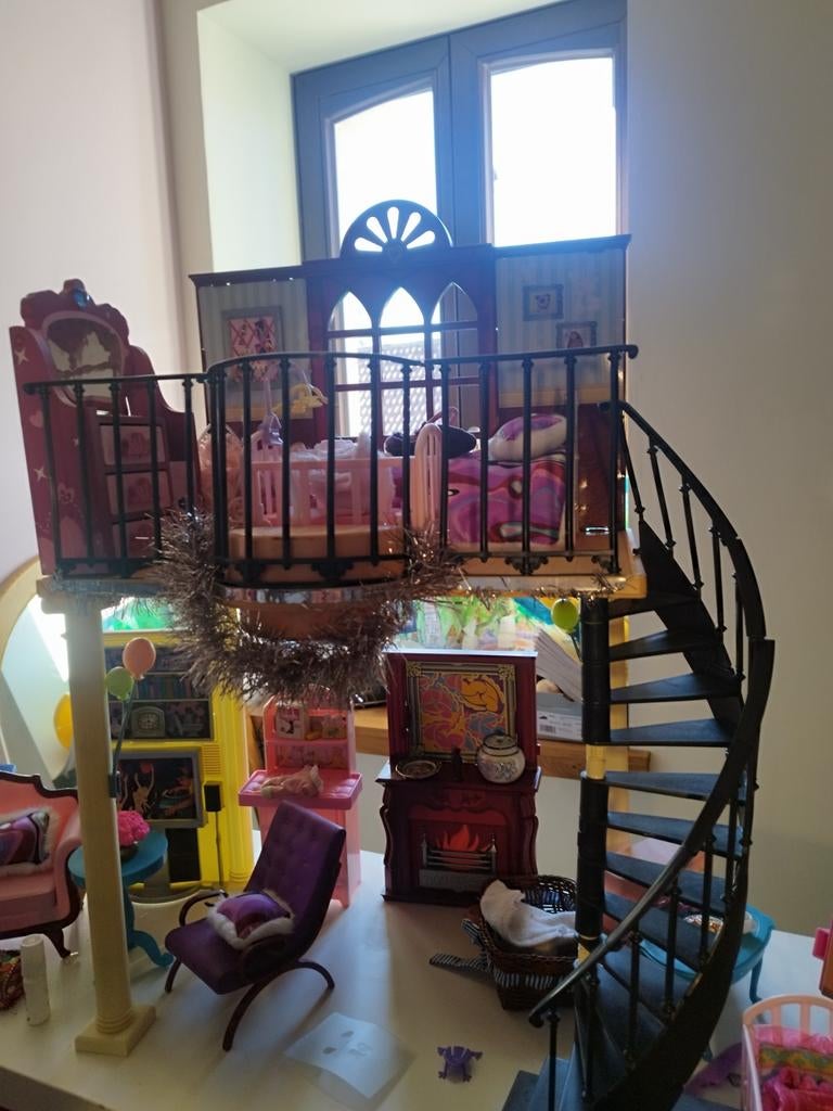 Maison de Barbie avec plein d'accessoires., Enlèvement