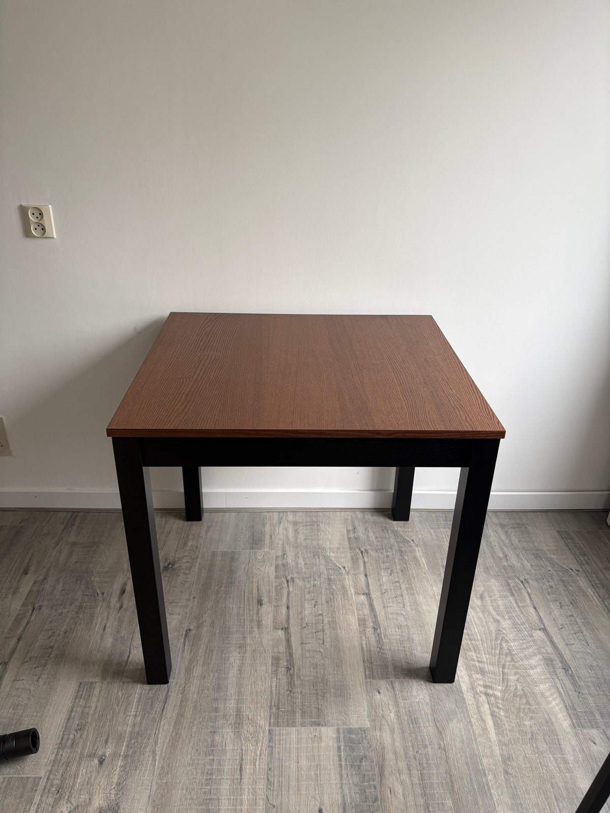 houten vierkante eettafel, Huis en Inrichting, Ophalen, Zo goed als nieuw