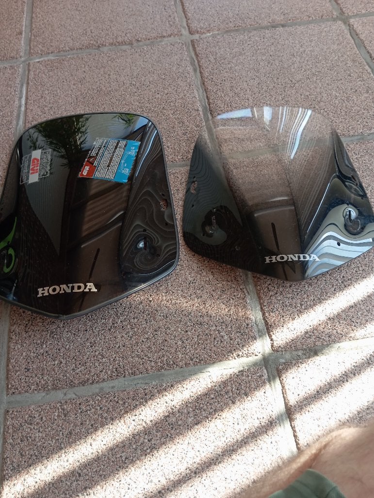 2 honda schermen voor CBF 600  ( 10€ ), Enlèvement, Utilisé