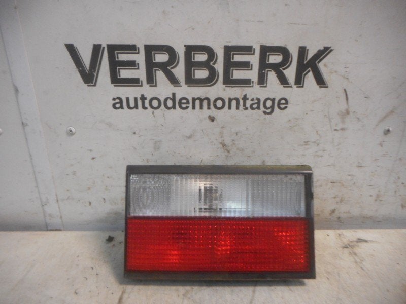 SUPPORT DE LAMPE FEU ARRIÈRE GAUCHE Xantia (X1 / 2), Autos : Pièces & Accessoires, Citroën, Valeo, Utilisé, 100, rue de Courcelles
75017  Paris, FR
