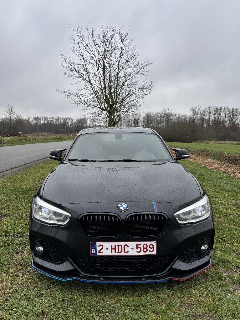BMW 118i M / HARMAN KARDON / APPLE CARPLAY, Auto's, BMW, 100 kW, USB, Alcantara, Zwart
