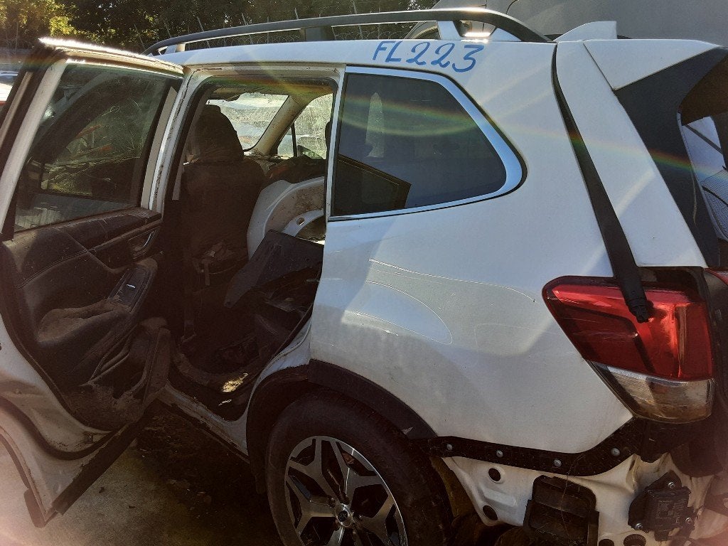 SPATBORD LINKS ACHTER Subaru Forester (SK) (01-2013/-), Gebruikt, Achter, Subaru, Spatbord