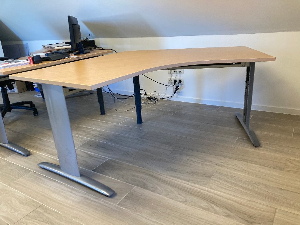 Bureau, Enlèvement, Réglable en hauteur, Utilisé, Bureau d'ordinateur