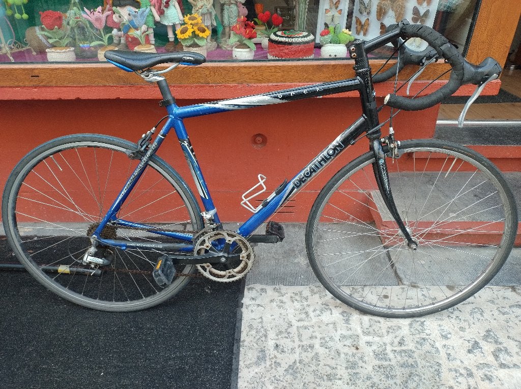 Decathlon koersfiets 18 versnellingen, Fietsen en Brommers, Fietsen | Racefietsen, 28 inch, Gebruikt, 15 tot 20 versnellingen