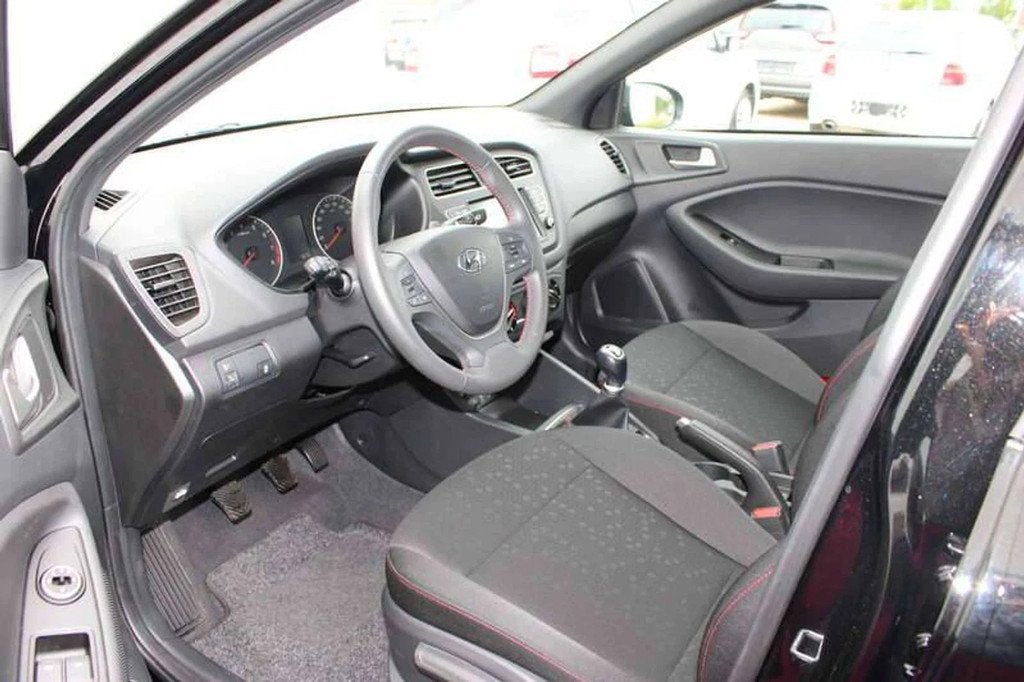 Hyundai i20 Airco / inclusief 5 JAAR garantie! (bj 2020), Auto's, Hyundai, 1 kg, Zwart, Bedrijf, 5 deurs
