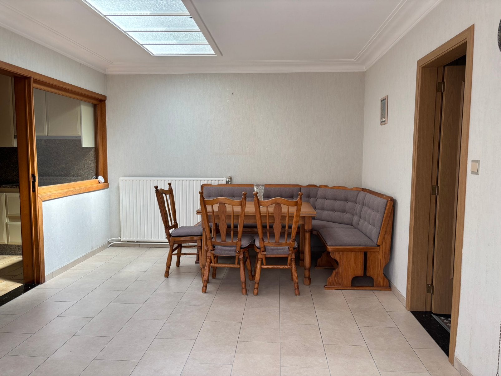 Eethoek met stoelen, Ophalen