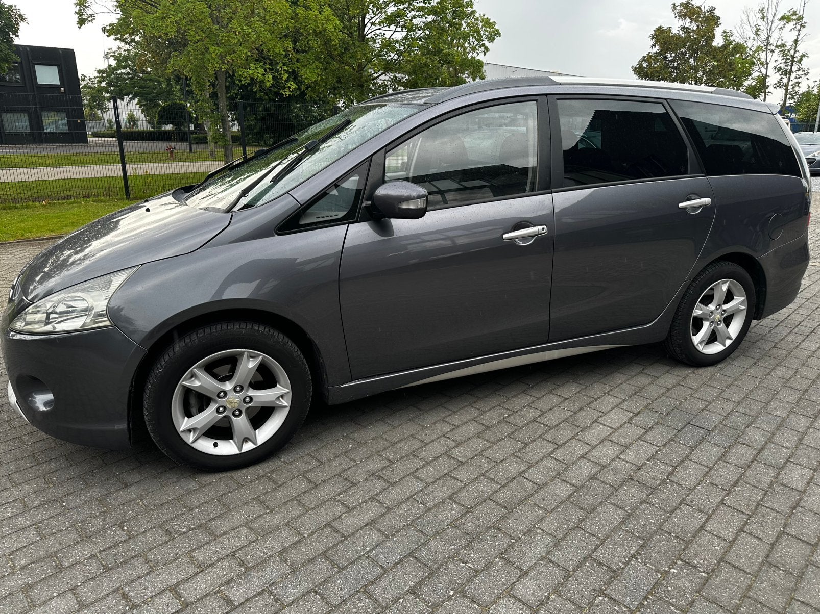 Mitsubishi grandis, Argent ou Gris, Achat, 7 places, Bleu