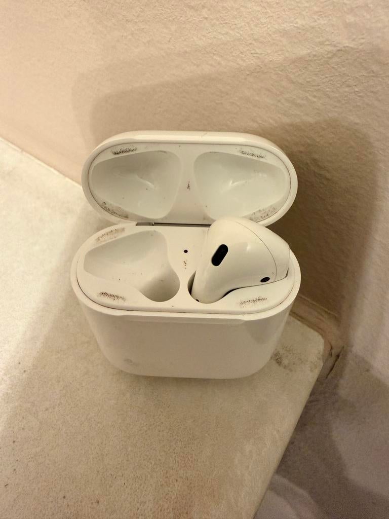 Apple AirPods 2de generatie, Telecommunicatie, Ophalen of Verzenden, Zo goed als nieuw