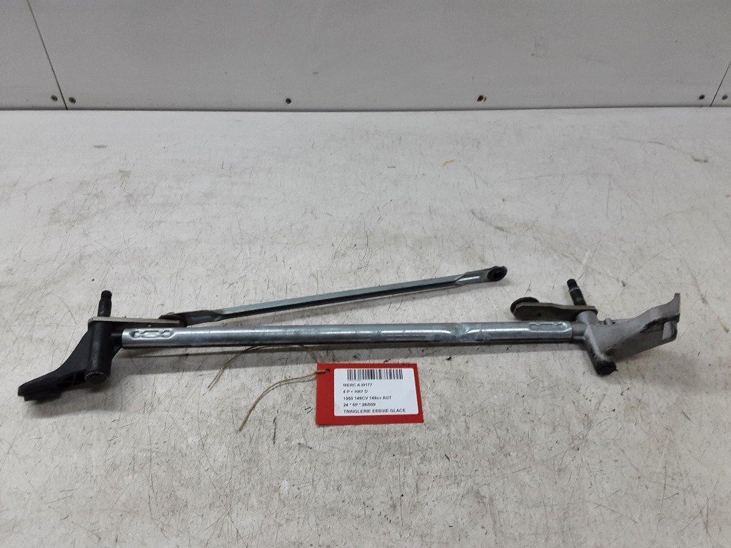 MECANISME ESSUIE-GLACE Mercedes-Benz A (177.0), Mercedes-Benz, Mevr. I. Hauben, Utilisé, Rue de l'Espoir 34 34
4030  GRIVEGNÉE, BE
