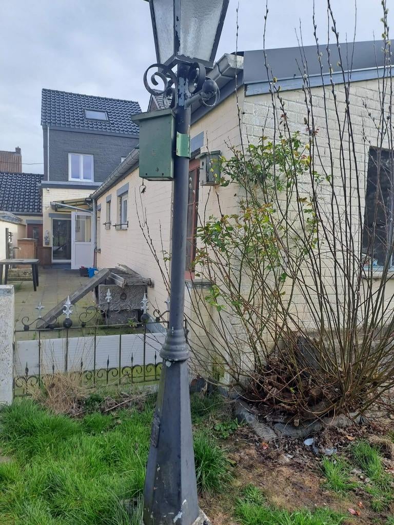 Lampe de rue d'époque de la ville de Mons
officiel, Enlèvement