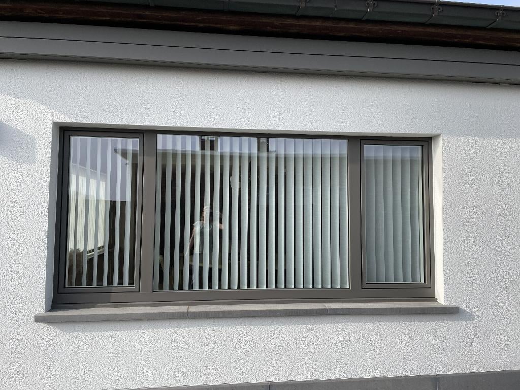 Profel PVC raam (zo goed als nieuw – 1 jaar oud), Doe-het-zelf en Bouw, Glas en Ramen, Ophalen, Gevelraam of Ruit, 120 tot 160 cm