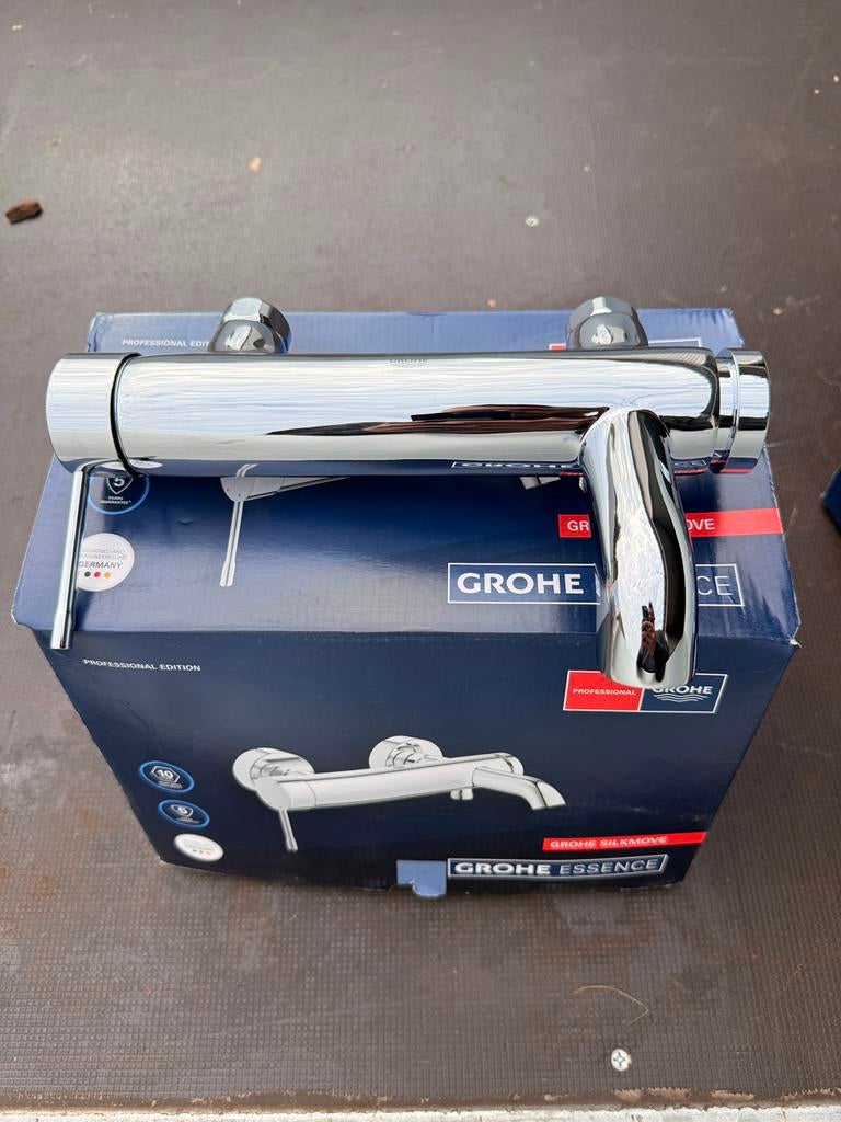 Nieuwe Grohe Essence badkraan, Doe-het-zelf en Bouw, Sanitair, Ophalen, Zo goed als nieuw