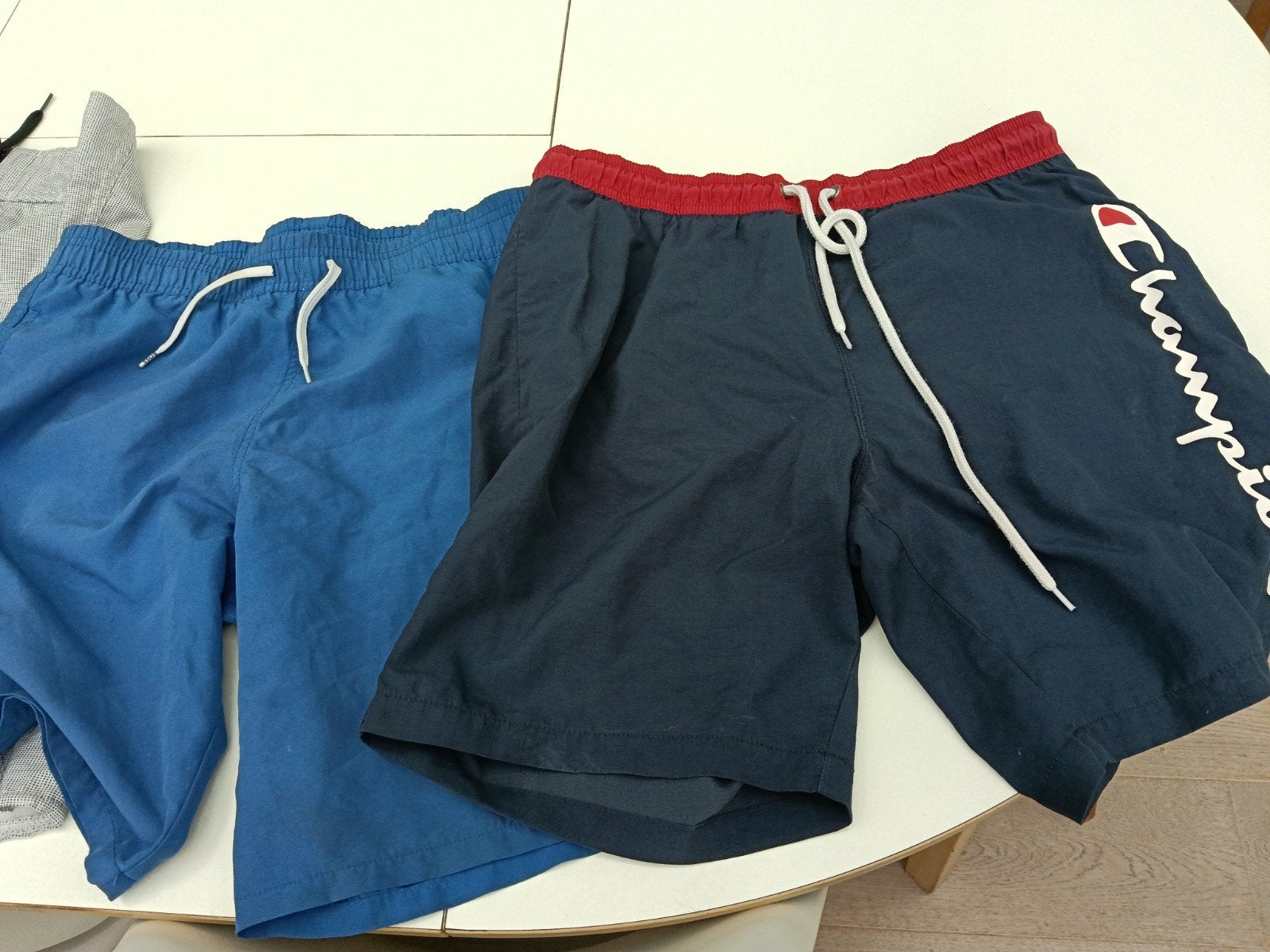 4 zwembroeken 1 euro per stuk, Vêtements | Hommes, Enlèvement