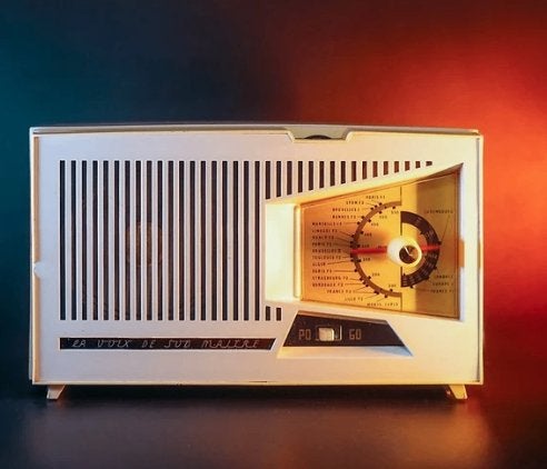 LA VOIX DE SON MAITRE 409 (1958) VINTAGE RADIO, Ophalen of Verzenden