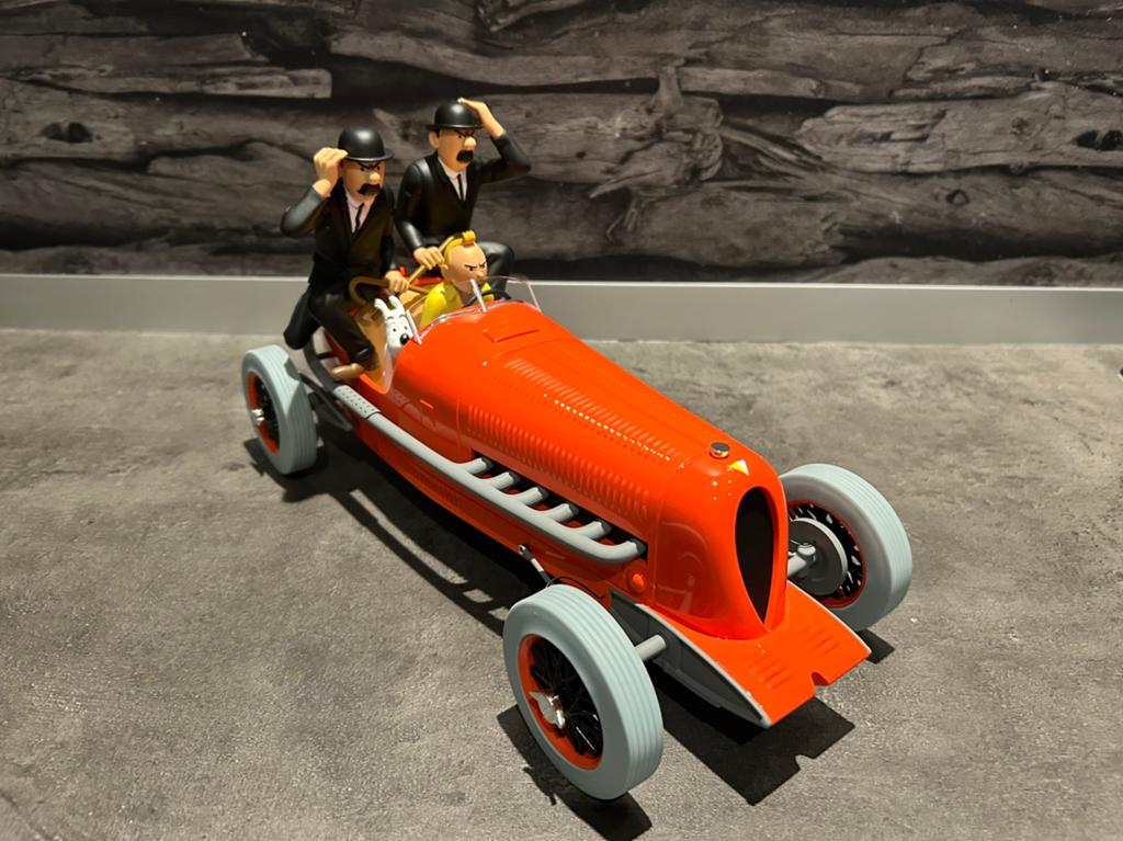 1:12 Kuifje auto Moulinsart De rode racewagen, Verzamelen, Stripfiguren, Zo goed als nieuw, Beeldje of Figuurtje, Kuifje, Verzenden